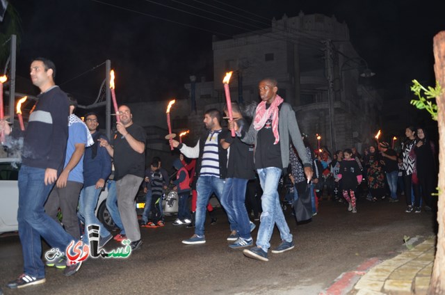  كفرقاسم- فيديو:  :مسيرة المشاعل .. تحدث القلب وبكت العيون .. وامسية سياسية بتألق عمر وابداع سجود الذي ابهر الحضور